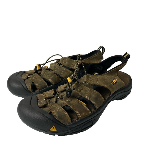 Keen men’s Newport leather hiking waterproof closed toe sandals size 11.5
